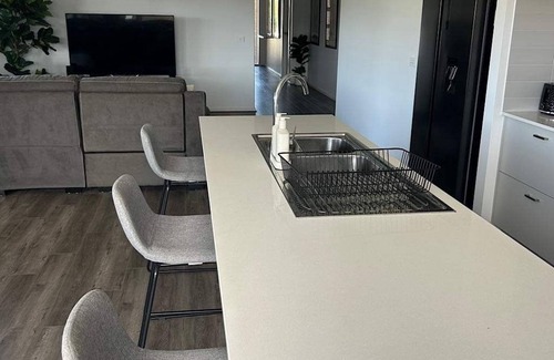Nagambie House | The Nagambie Stay - 10 people and secure boat parking
