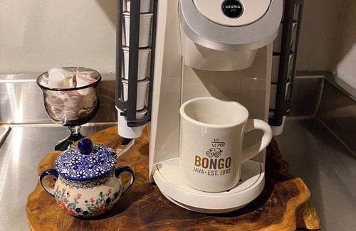 Hillsboro West End Condo | "The Nashville Local" in Hillsboro Village, walk to Vandy & Belmont Universities