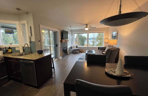 Regional District of Nanaimo Condo | The Nest at Nanoose Bay - Oceanview 1-BDRM