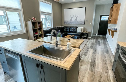 Maple Creek House | The Nest Guesthouse in Maple Creek