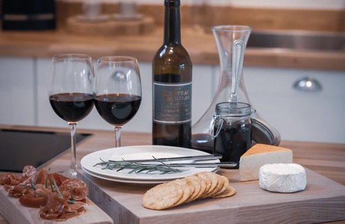 Croyde Cottage | The Net loft, Croyde, sleeps 2 Private Hot Tub