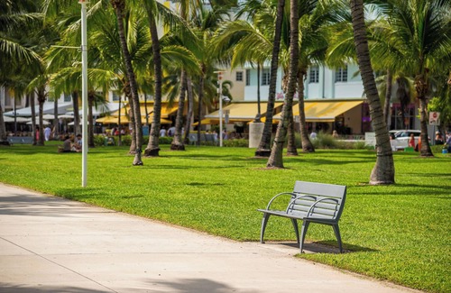 South Beach Apartment | The Netherland R5B on OceanDr + Park&Gym
