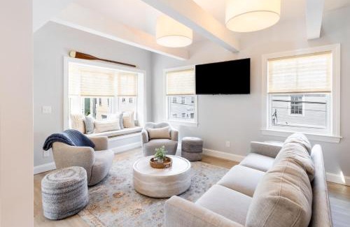 Yachting Village Apartment | The Newport Lofts - 410 Thames Street
