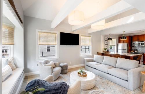 Yachting Village Apartment | The Newport Lofts - 410 Thames Street