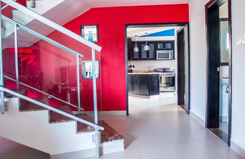 Reading House | The nexus of Peace and Beauty. Beautiful Oceanview 2bedroom Suites Townhouse