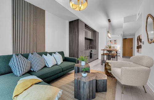 Toronto Entertainment District Apartment | The Noho Signature Collection