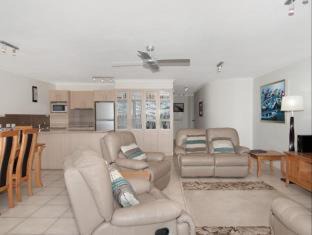 Moffat Beach Resort | The Norfolks on Moffat Beach