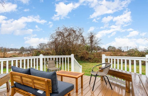 Buckroe Beach Apartment | The North Hampton Suite A