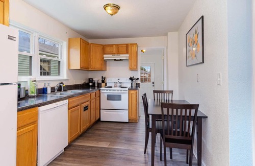 Buckroe Beach Apartment | The North Hampton Suite A