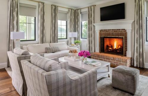 Unionville Hotel | The Oaks Waterfront Hotel