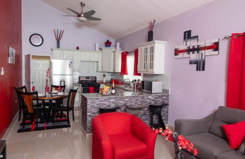 Kingston House | The Oasis II, Caymanas Country Club