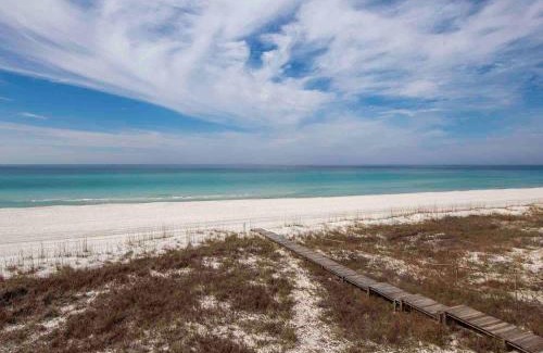 Miramar Beach House | The Oasis