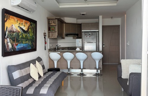 Tonsupa Condo | The ocean view condo .”Diamond Beach “ . 2 bedroom with air and WiFi. 2 floor