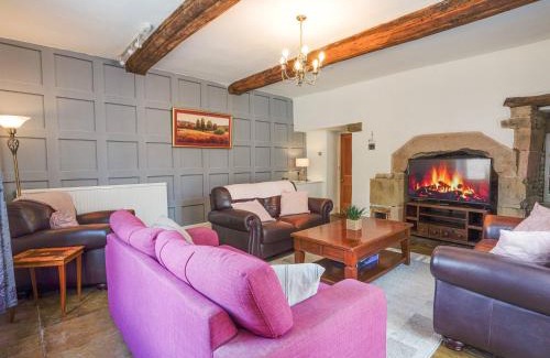 Chapel en le Frith House | The Old Bulls Head