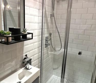 Matlock House | The Old Butchers Cottage