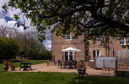 Sawtry House | The Old Farmhouse at Roughs Farm Retreats