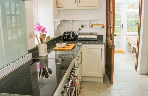 Milebrook Cottage | The Old Farmhouse, Upper Pitts