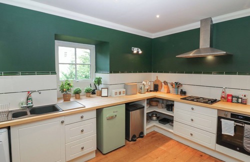 Aberargie Cottage | THE OLD LAUNDRY COTTAGE, pet friendly, with a garden in Perth