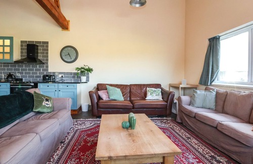Overton-on-dee Cottage | THE OLD NURSERY, family friendly, with a garden in Bangor-On-Dee