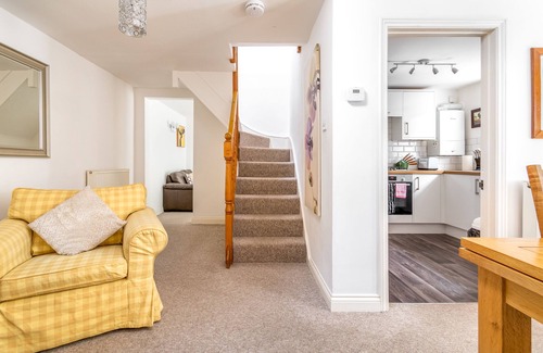 Winsley Cottage | The Old Stables. Sleeps 6, just 10mins from bath by train 15mins by car