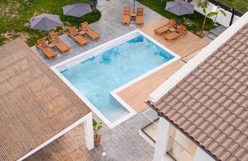 Pantokratoras Villa | The olive Nest Villa by "Elite"