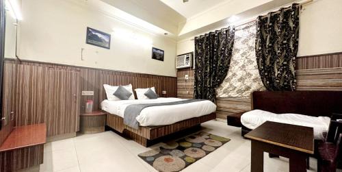 Katra Hotel | The Om Hari Residency