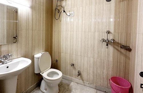 Katra Hotel | The Om Hari Residency