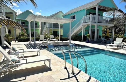 Colliers Bay Condo | The One Love Oceanfront Studio Cottage in East End