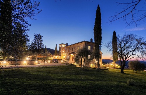 Radda in Chianti Villa | The Only Luxury Villa Just a 3-Minute Walk from Radda in Chianti