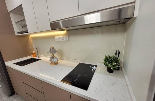 Mont Kiara Apartment | The OOAK Kiara 163 2R2B with 500 Mbps WiFi Netflix Amazon Prime