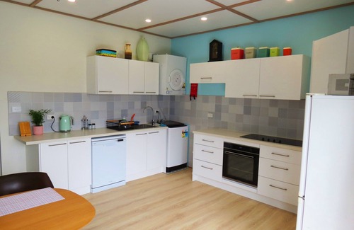 Wentworth Falls Apartment | The Origami Apartment. Spacious, private, local views.close to town