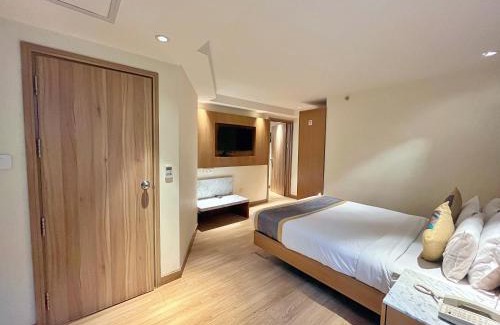 Kalkaji Hotel | The Orion Plaza - Nehru Place