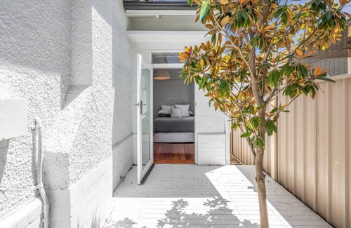Glenelg South House | THE OSLO on Broadway - Villa 2