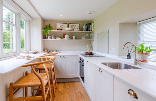 Elkstone Cottage | The Other House, Elkstone, Near Cheltenham - sleeps 2 guests in 1 bedroom