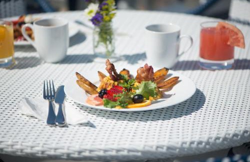 Newport Bed & Breakfast | The Outlook Inn
