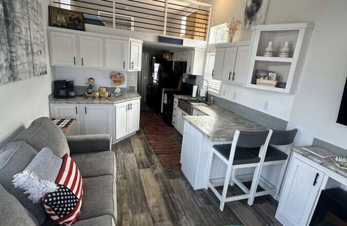 Sherrills Ford Apartment | The Overlook - A Tiny Home In Sherrills Ford