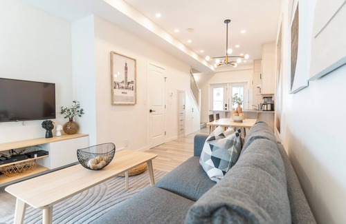 Harvie Heights House | The overlook stay - two suites - mountain view - Free parking - 1248