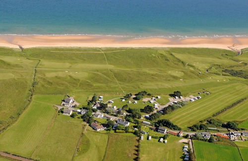 Brora House | The Paddock is by the 12th Tee of Brora GC and 100 yards from the beach
