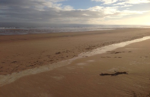 Brora House | The Paddock is by the 12th Tee of Brora GC and 100 yards from the beach
