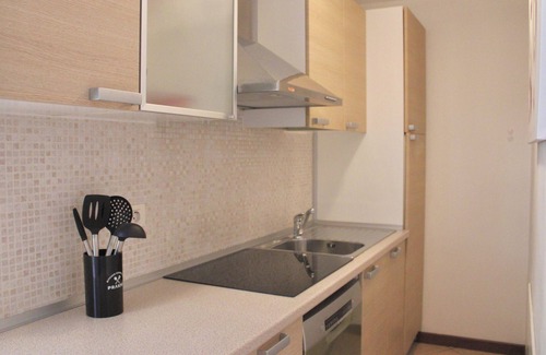 Cima Apartment | The Painter's Nest with Private Lake Garden