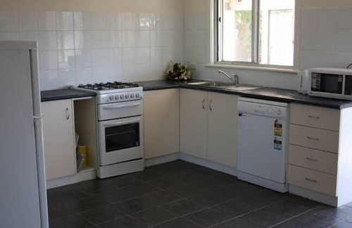 Spalding House | The Palm House:GERALDTON Great value short stay accomodation