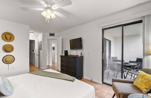 Butler Beach Apartment | The Palm| Walk to the Beach!
