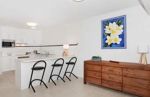 Mountain Creek House | The Palms Mooloolaba Water front home