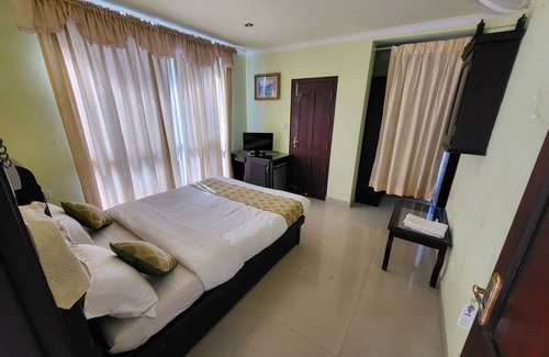 Moolakadai Hotel | The Paradise by Prasanth