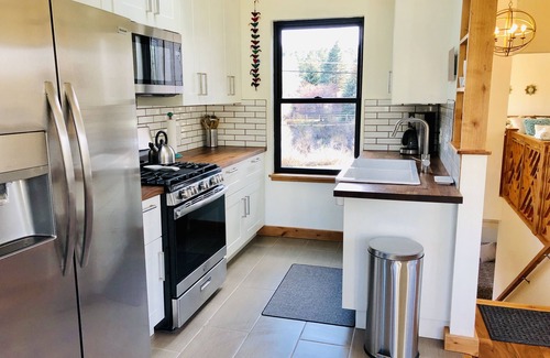 Coconino Estates House | The Peakview- with private hot tub!