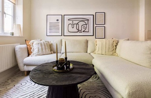 Southwark House | The Peckham Sanctuary - Snazzy 3bdr House With Patio