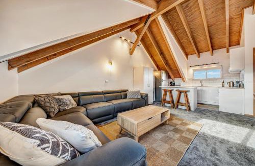 Hotham Heights Apartment | The Penthouse @ Alpine Haven