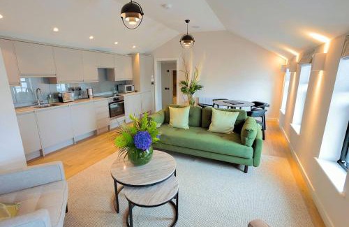 Ramsgate Apartment | The Penthouse Suite - Harbour Views- Ramsgate