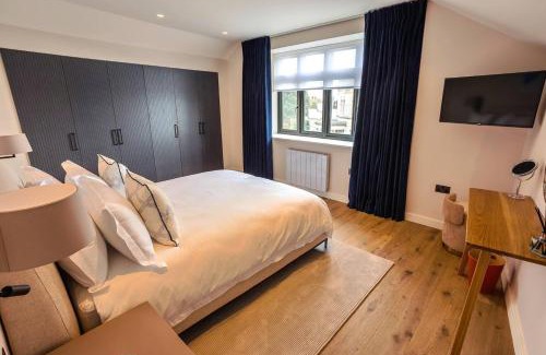 Ramsgate Apartment | The Penthouse Suite - Harbour Views- Ramsgate