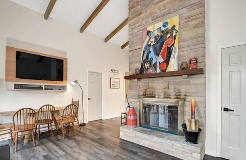 Charter Hills Cabin | The Peppercorn Tree Haus-10 Mins to Slopes